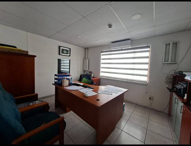 4,000M² WAREHOUSE FOR SALE IN ANDERBOLT